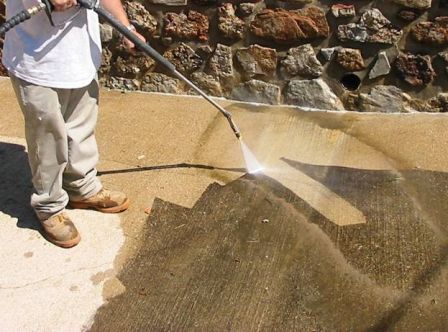 Powerwashing driveway